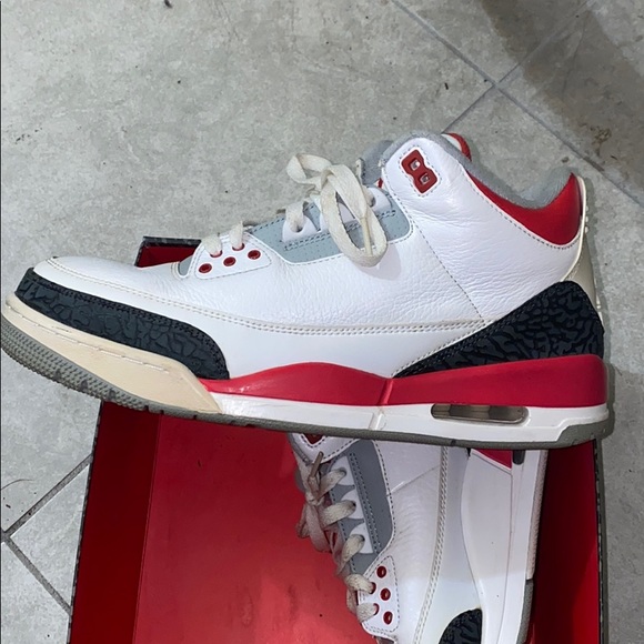 Air Jordan 3 Retro OG - Picture 3 of 5